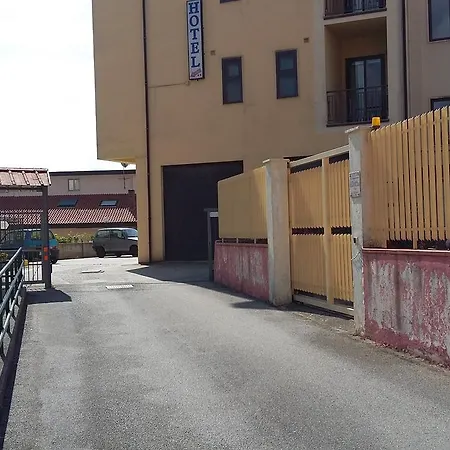 מלון Caimo Bed-breakfast 3*