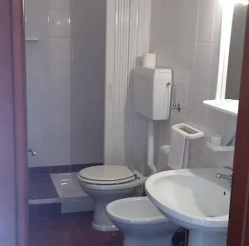 Caimo Bed-breakfast 3* לגונגרו