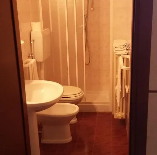 Caimo Bed-breakfast 3* לגונגרו